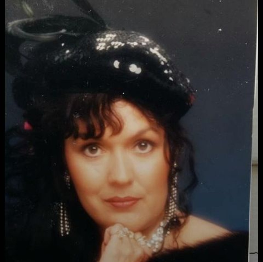 Meet your Posher, Josefina